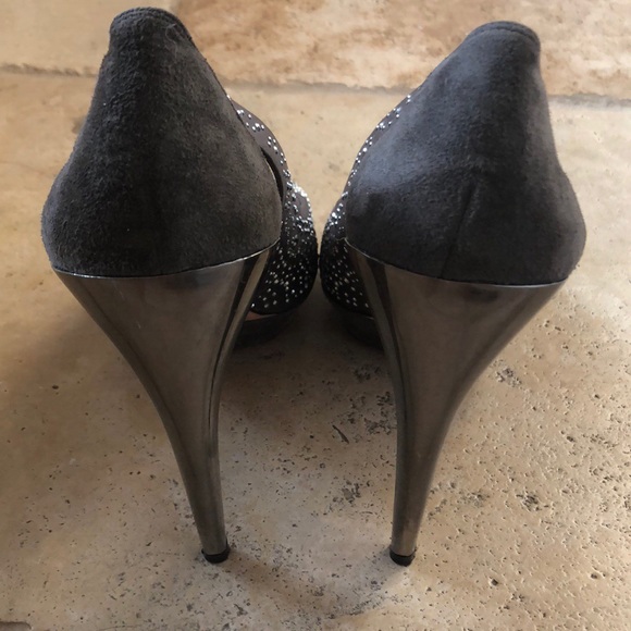 Shoes - Picture 5 of 8